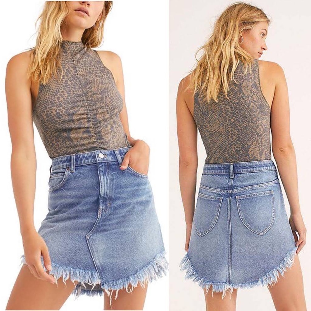 Free People “Bailey” Denim Mini Skirt Sz 28